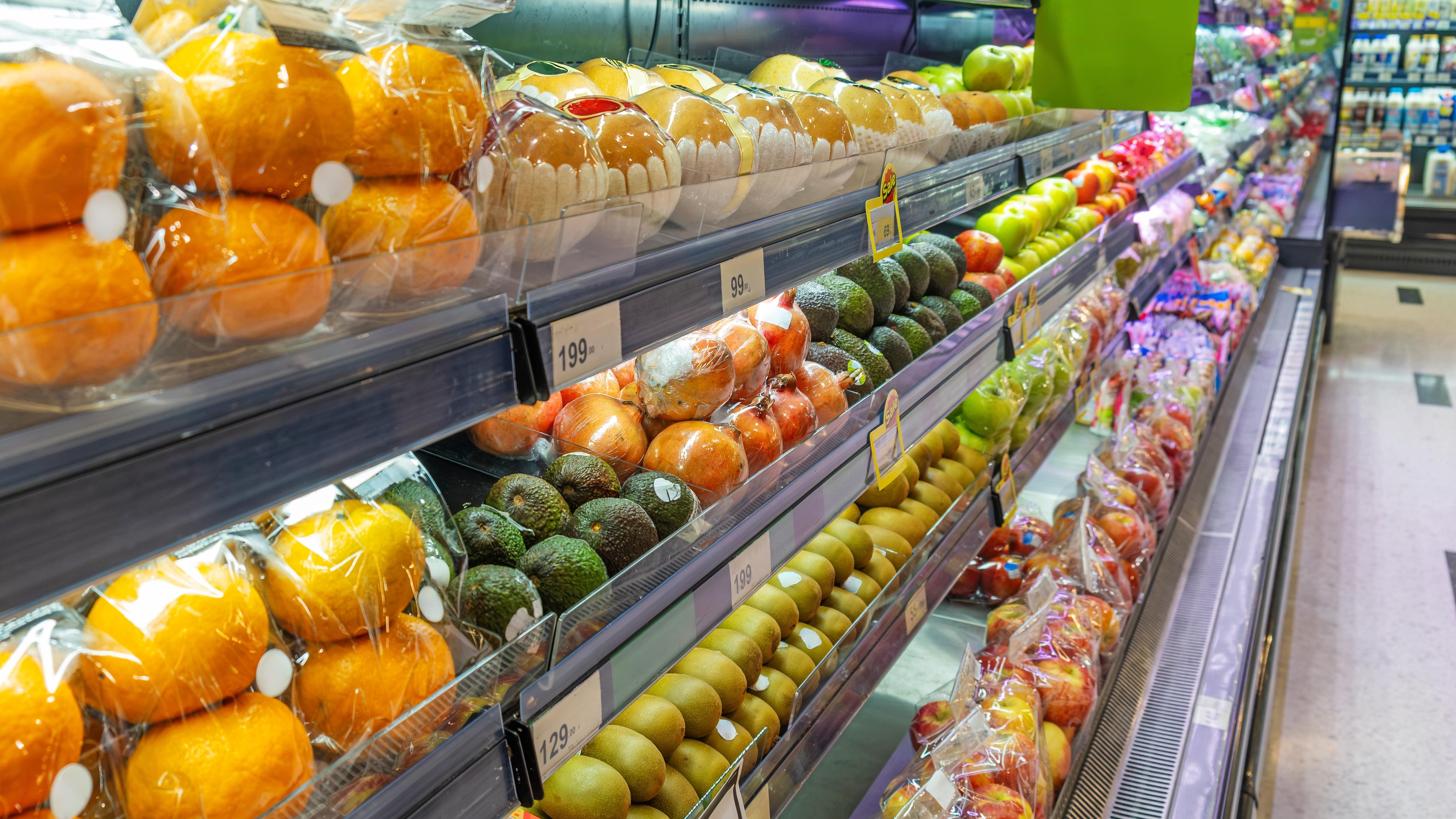 Obst im Supermarkt-Regal